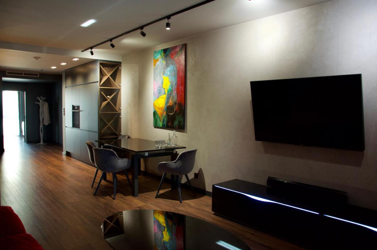Aparts Hotel Radom Bagian luar foto