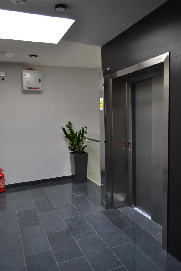 Aparts Hotel Radom Bagian luar foto