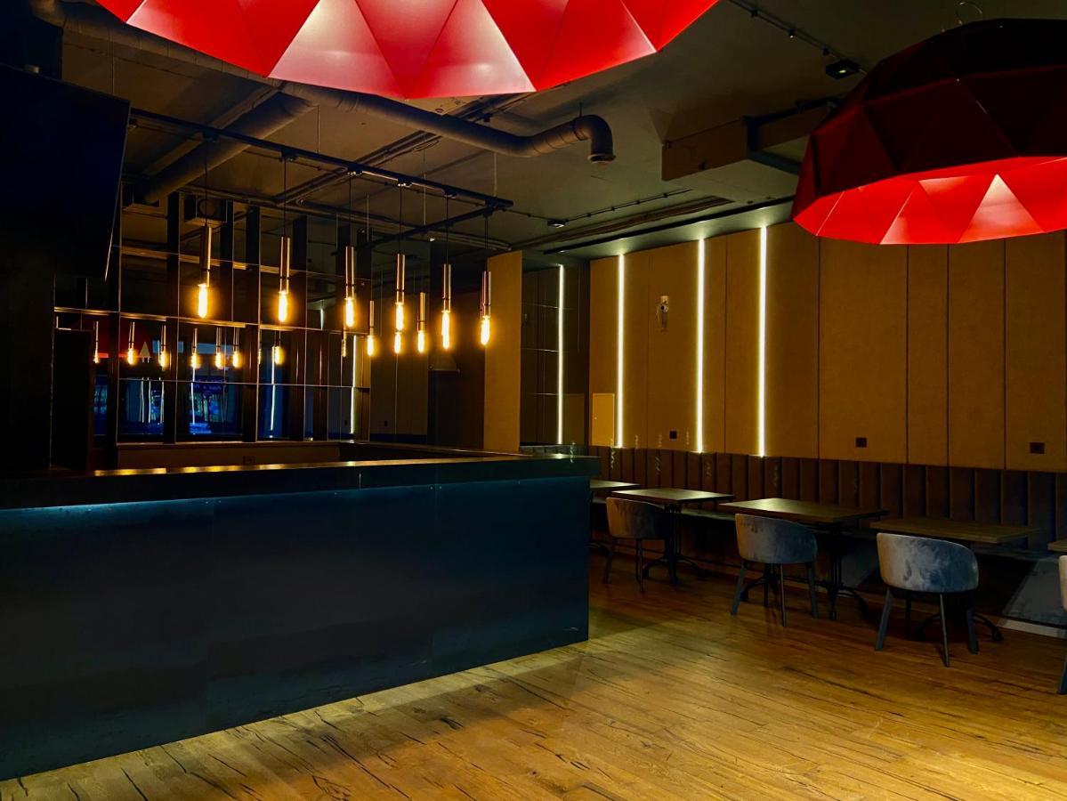 Aparts Hotel Radom Bagian luar foto
