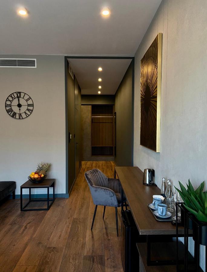 Aparts Hotel Radom Bagian luar foto